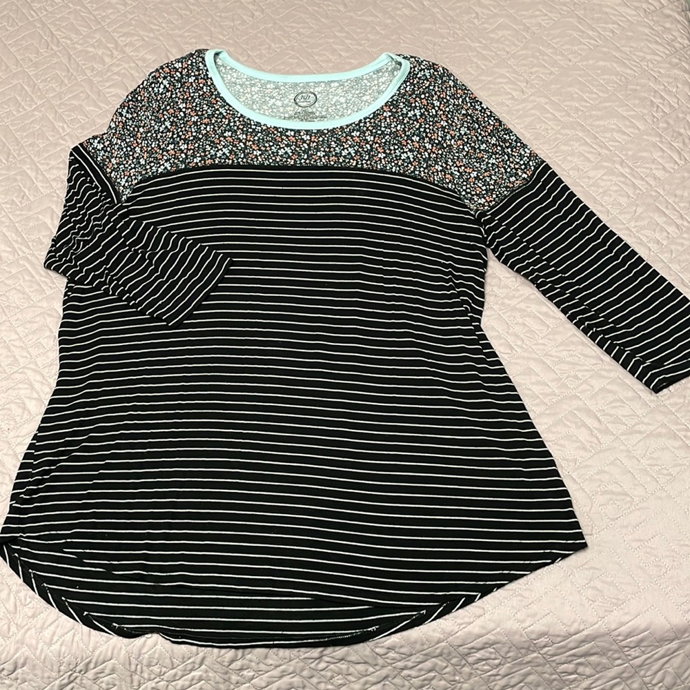 Maurice’s 24/7, Quarter Sleeve Top, Size XL, excellent condition